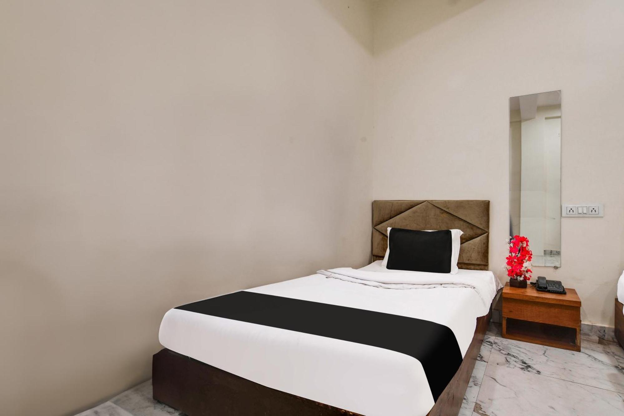 Hotel O Ujjain Near Hari Fatak Exteriér fotografie